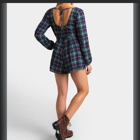 Francesca’s Size M Romper Green and Blue Plaid Long Sleeve with Waist Tie Belt - Picture 2 of 6